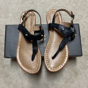 Black thong sandal
